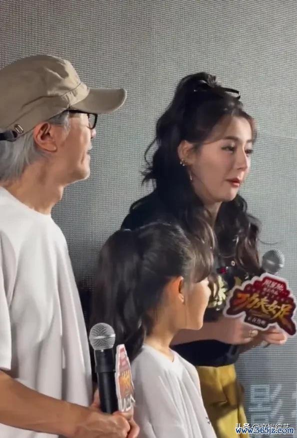 迪丽热巴听到周星驰被索吻的反应 惊愕躲避显真性情